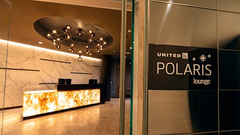 Entrada do luxuoso United Polaris Lounge no Aeroporto Internacional de Los Angeles - LAX